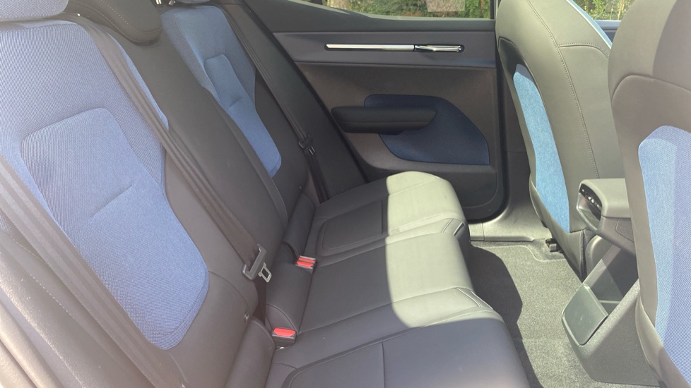 Volvo EX30 315kW Twin Motor Performance Ultra 69kWh 5dr Auto Electric Estate - Image 6