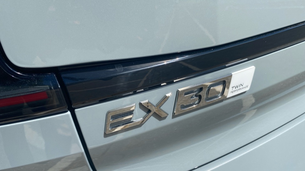 Volvo EX30 315kW Twin Motor Performance Ultra 69kWh 5dr Auto Electric Estate - Image 36