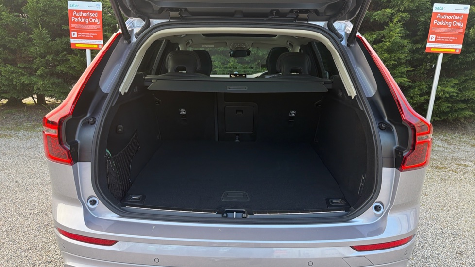 Volvo XC60 2.0 T8 [455] PHEV Ultra Dark 5dr AWD Geartronic Estate - Image 13
