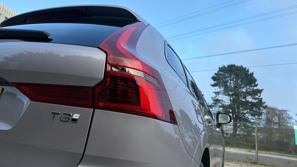 Volvo XC60 2.0 T8 [455] PHEV Ultra Dark 5dr AWD Geartronic Estate - Image 39