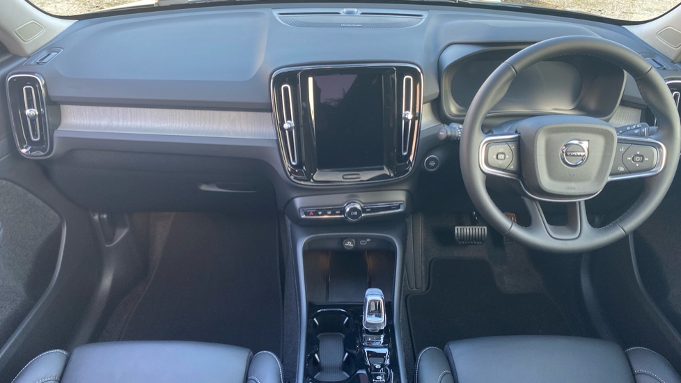 Volvo XC40 2.0 B3P Ultra Dark 5dr Auto Petrol Estate - Image 5