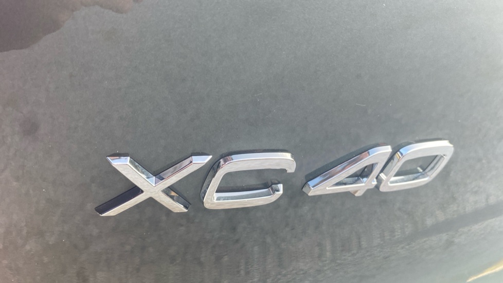 Volvo XC40 2.0 B3P Ultra Dark 5dr Auto Petrol Estate - Image 37