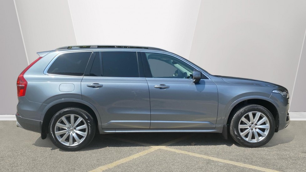 Volvo XC90 2.0 D5 PowerPulse Momentum Pro 5dr AWD Geartronic Diesel Estate - Image 3