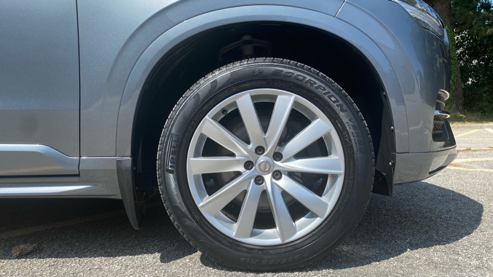 Volvo XC90 2.0 D5 PowerPulse Momentum Pro 5dr AWD Geartronic Diesel Estate - Image 9