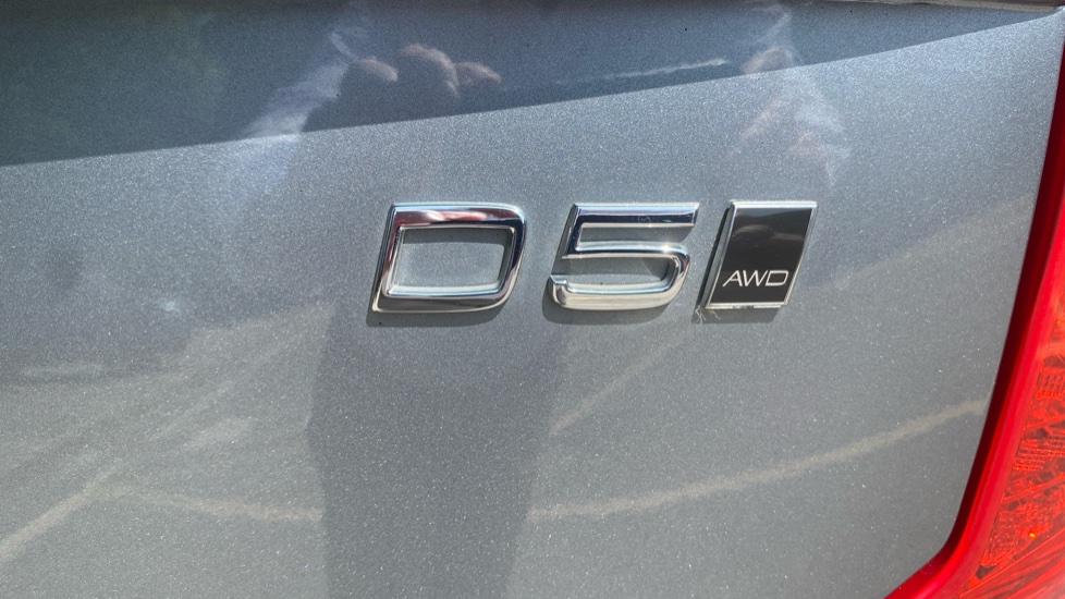 Volvo XC90 2.0 D5 PowerPulse Momentum Pro 5dr AWD Geartronic Diesel Estate - Image 52