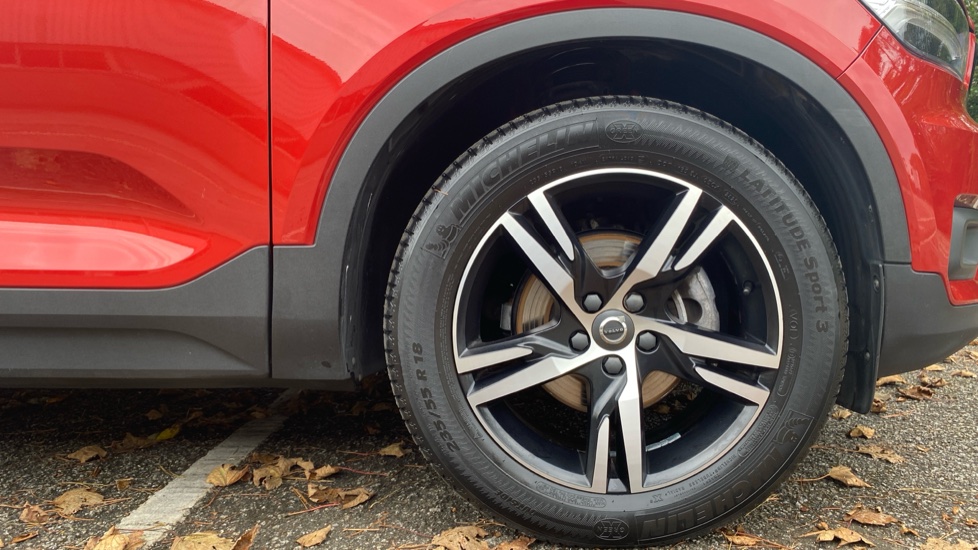 Volvo XC40 1.5 T3 R DESIGN 5dr Petrol Estate - Image 9