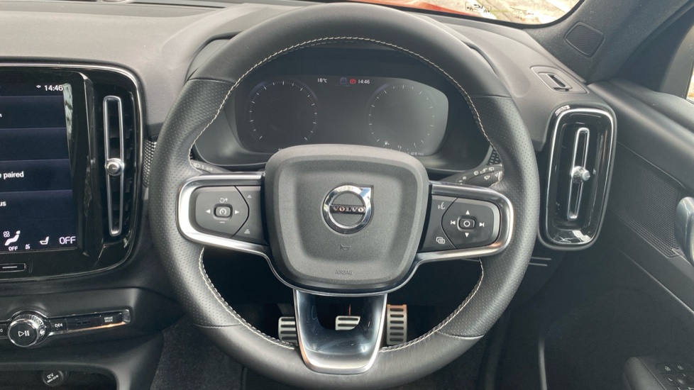 Volvo XC40 1.5 T3 R DESIGN 5dr Petrol Estate - Image 10