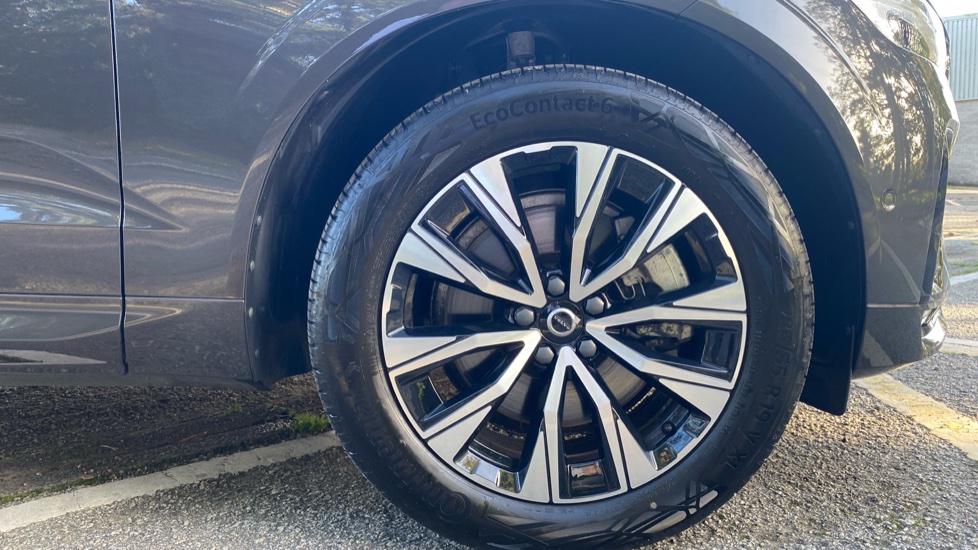 Volvo XC60 2.0 B5P Plus Dark 5dr AWD Geartronic Petrol Estate - Image 9
