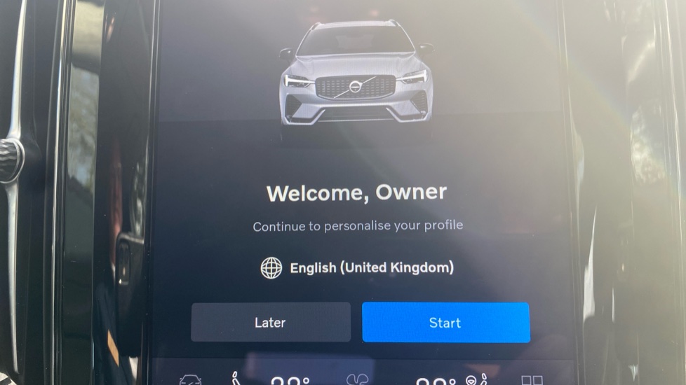 Volvo XC60 2.0 B5P Plus Dark 5dr AWD Geartronic Petrol Estate - Image 45