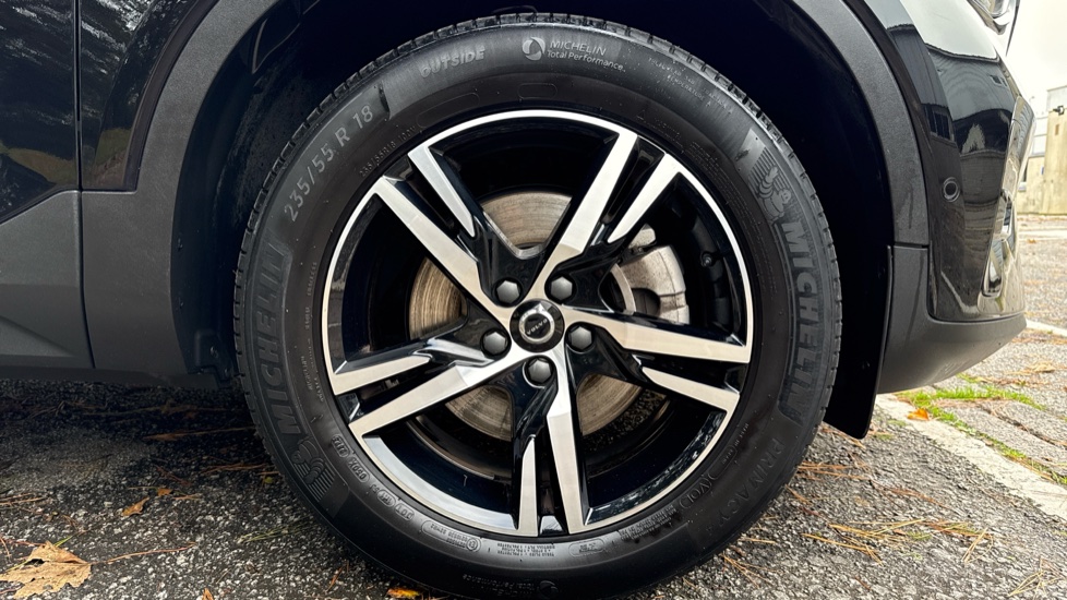 Volvo XC40 2.0 B3P Plus Dark 5dr Auto Petrol Estate - Image 9