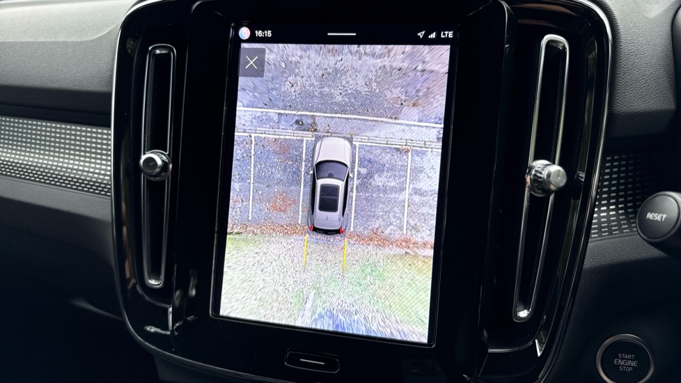 Volvo XC40 2.0 B3P Plus Dark 5dr Auto Petrol Estate - Image 19