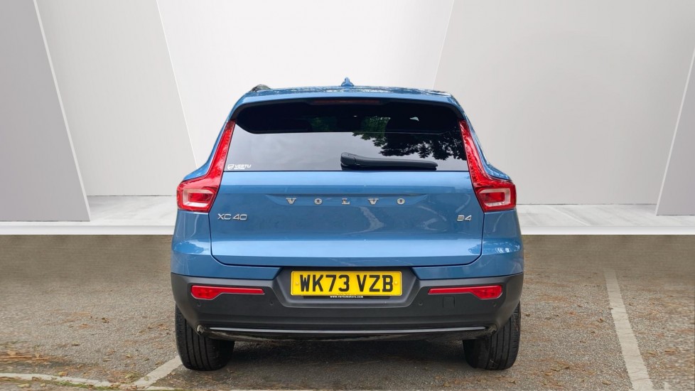 Volvo XC40 2.0 B4P Ultimate Dark 5dr Auto Petrol Estate - Image 7