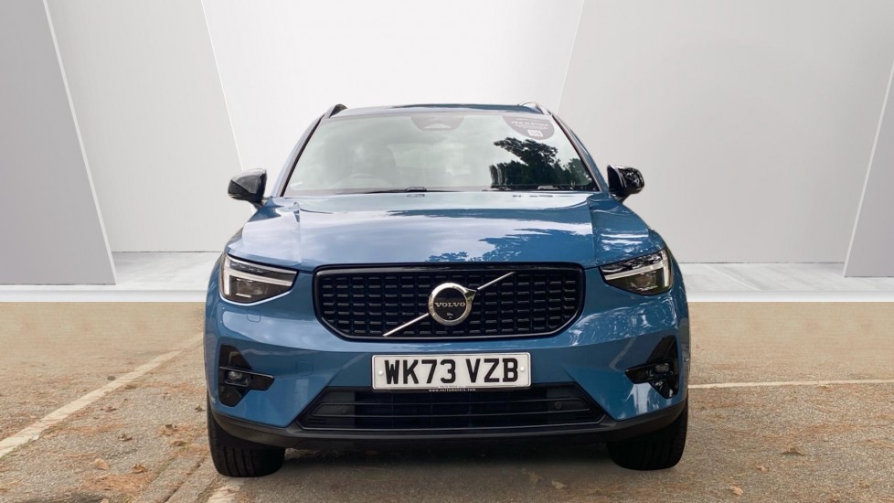 Volvo XC40 2.0 B4P Ultimate Dark 5dr Auto Petrol Estate - Image 8