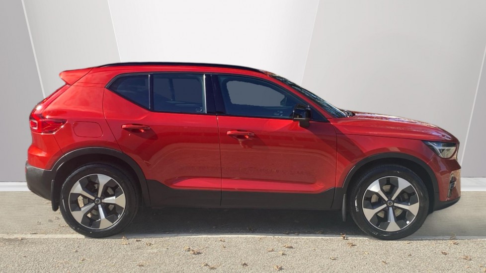 Volvo XC40 2.0 B3P Plus Dark 5dr Auto Petrol Estate - Image 3