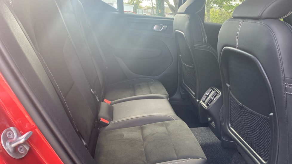 Volvo XC40 2.0 B3P Plus Dark 5dr Auto Petrol Estate - Image 6
