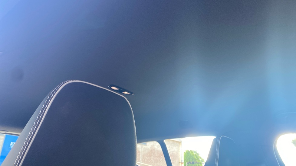 Volvo XC40 2.0 B3P Plus Dark 5dr Auto Petrol Estate - Image 31
