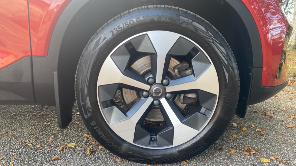 Volvo XC40 2.0 B3P Plus Dark 5dr Auto Petrol Estate - Image 43