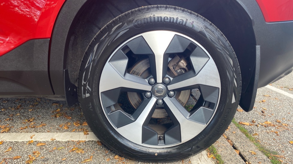 Volvo XC40 2.0 B3P Plus Dark 5dr Auto Petrol Estate - Image 45