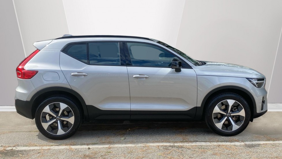 Volvo XC40 2.0 B3P Plus Dark 5dr Auto Petrol Estate - Image 3