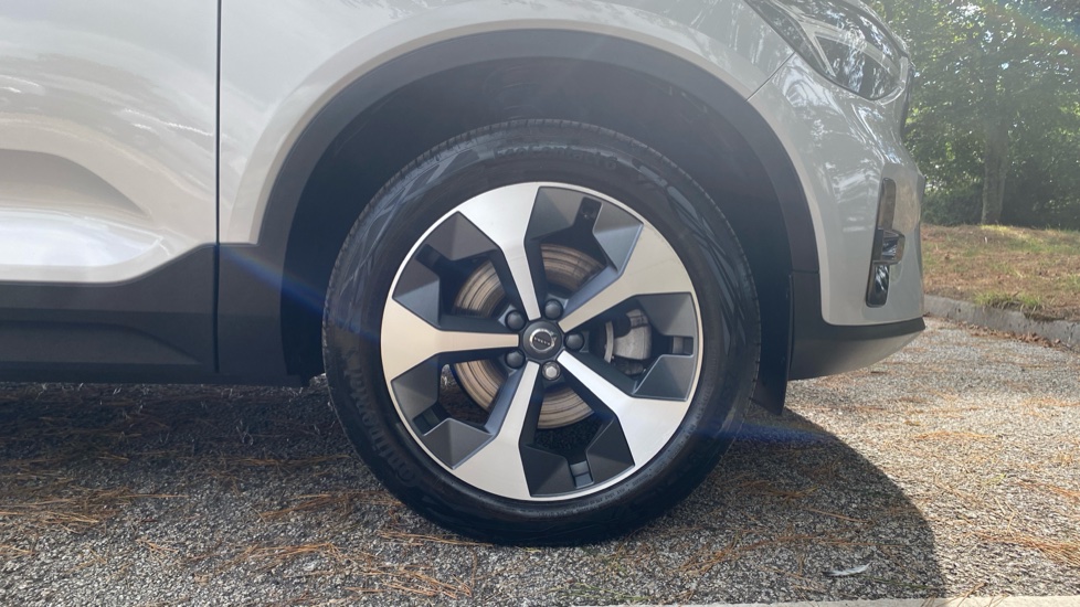 Volvo XC40 2.0 B3P Plus Dark 5dr Auto Petrol Estate - Image 9