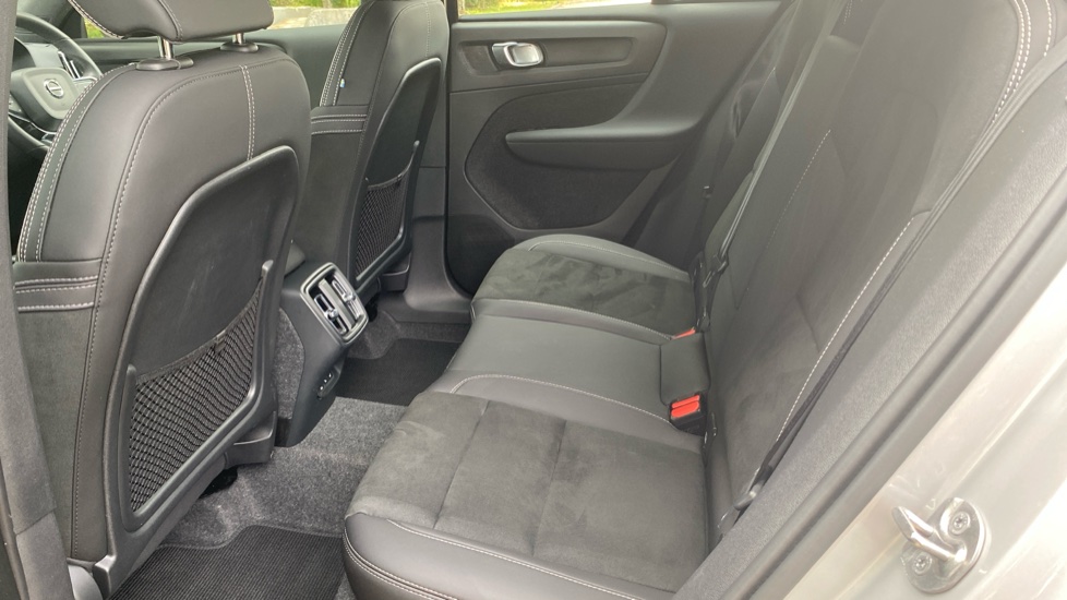 Volvo XC40 2.0 B3P Plus Dark 5dr Auto Petrol Estate - Image 33