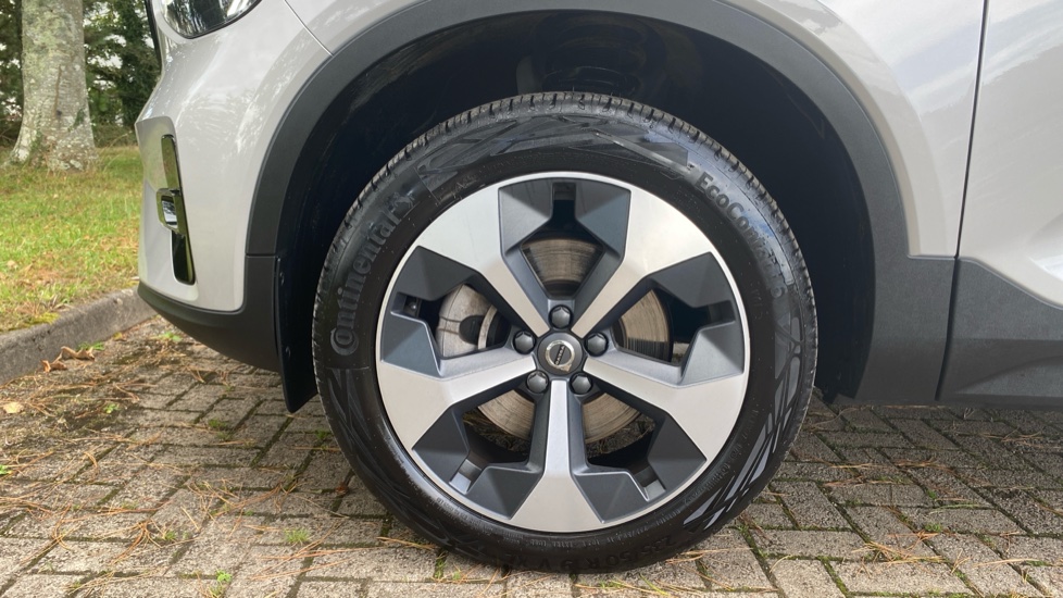 Volvo XC40 2.0 B3P Plus Dark 5dr Auto Petrol Estate - Image 48