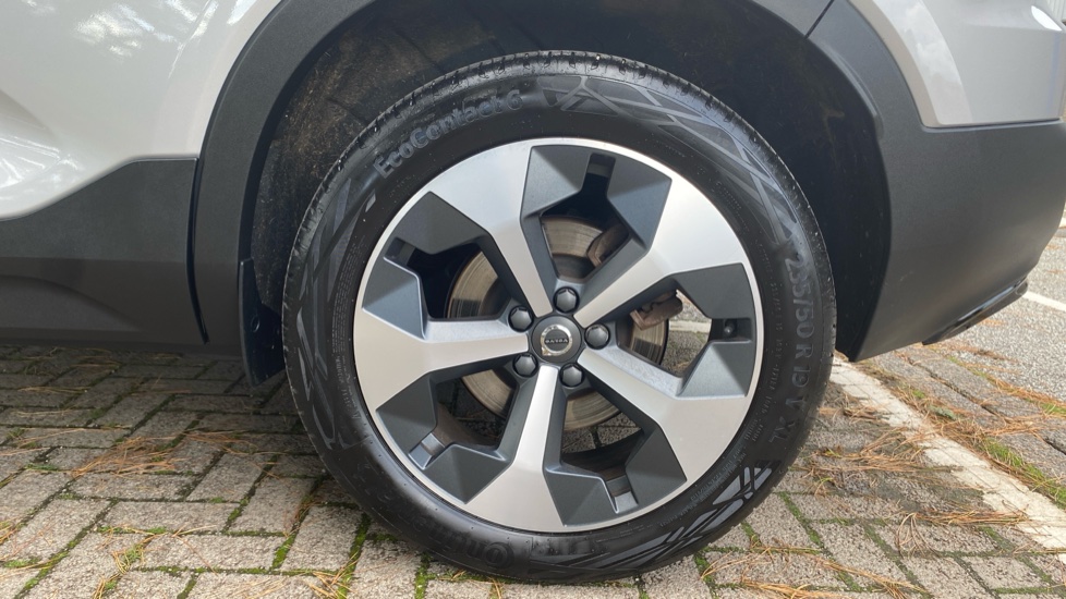 Volvo XC40 2.0 B3P Plus Dark 5dr Auto Petrol Estate - Image 49