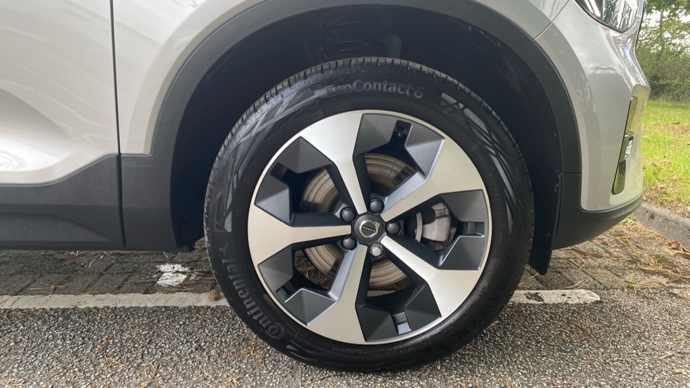 Volvo XC40 2.0 B3P Plus Dark 5dr Auto Petrol Estate - Image 51