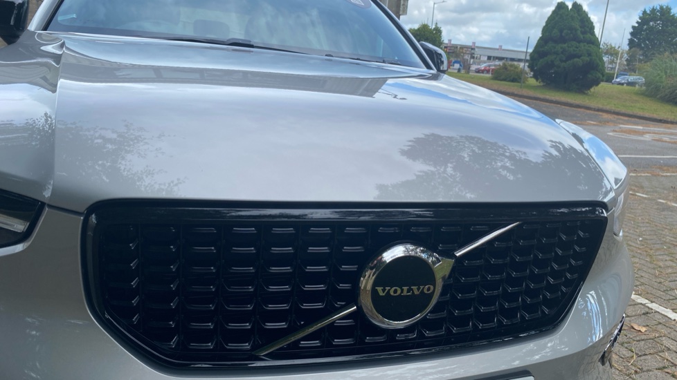 Volvo XC40 2.0 B3P Plus Dark 5dr Auto Petrol Estate - Image 54