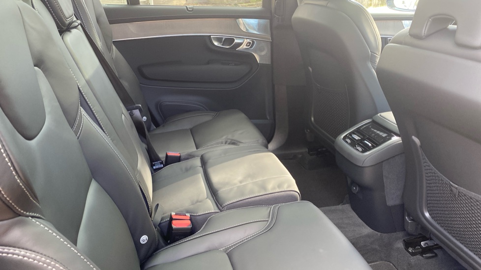 Volvo XC90 2.0 B5P Ultra Dark 5dr AWD Geartronic Petrol Estate - Image 6