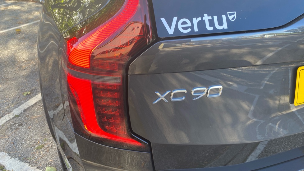 Volvo XC90 2.0 B5P Ultra Dark 5dr AWD Geartronic Petrol Estate - Image 47