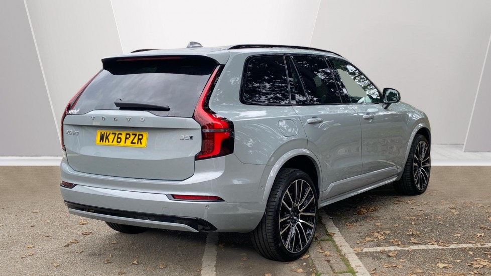Volvo XC90 2.0 B5P Ultra Dark 5dr AWD Geartronic Petrol Estate - Image 2
