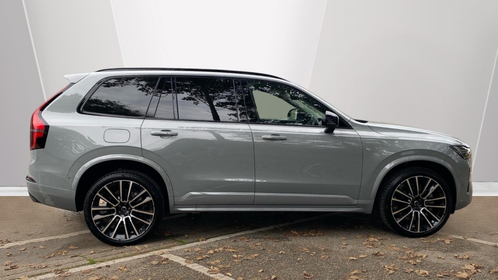 Volvo XC90 2.0 B5P Ultra Dark 5dr AWD Geartronic Petrol Estate - Image 3