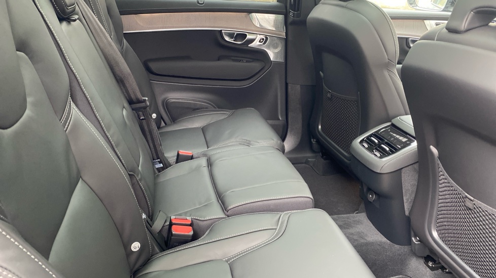 Volvo XC90 2.0 B5P Ultra Dark 5dr AWD Geartronic Petrol Estate - Image 6