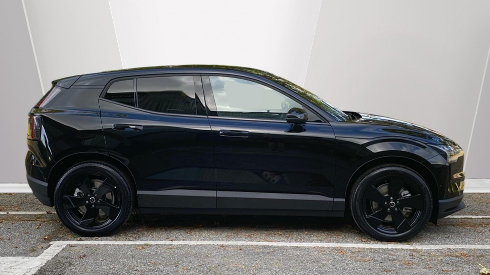 Volvo EX30 200kW SM Ex Range Ultra Black Ed 69kWh 5dr Auto Electric Estate - Image 3
