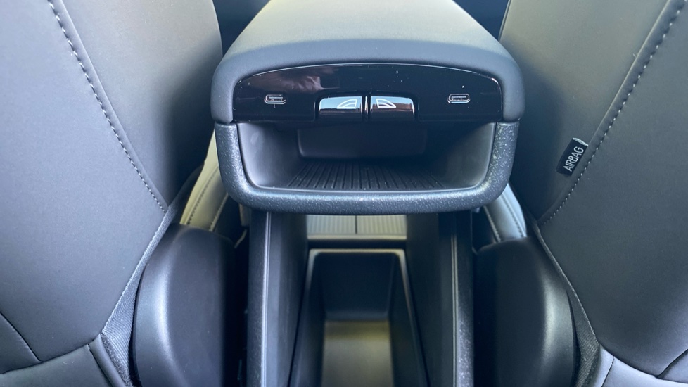 Volvo EX30 200kW SM Ex Range Ultra Black Ed 69kWh 5dr Auto Electric Estate - Image 46