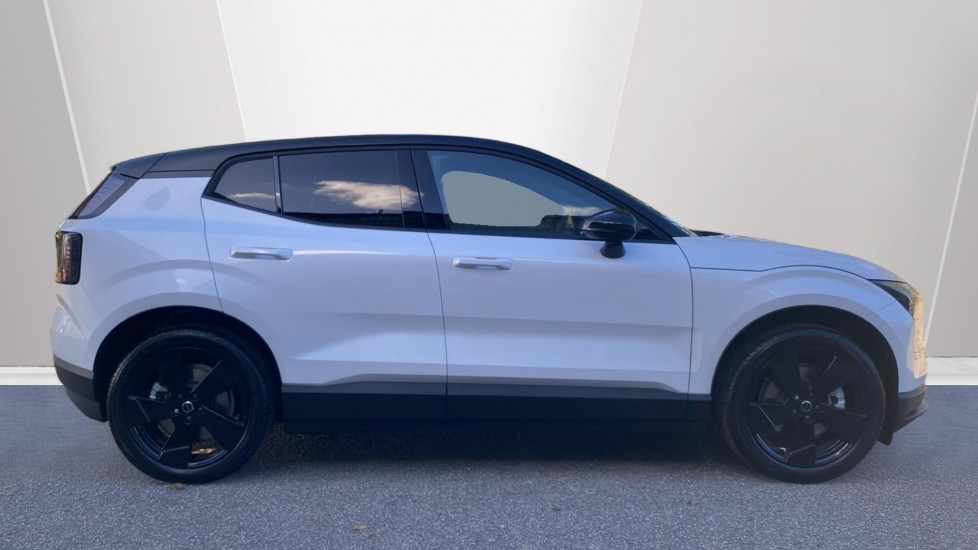 Volvo EX30 200kW P5 Long Range Plus Black Ed 69kWh 5dr Auto Electric Estate - Image 3