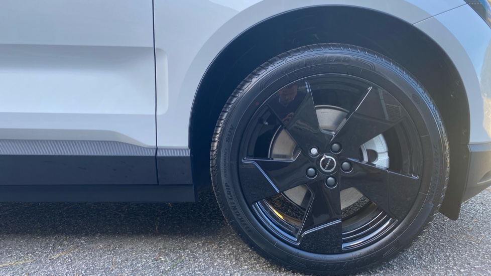 Volvo EX30 200kW P5 Long Range Plus Black Ed 69kWh 5dr Auto Electric Estate - Image 9