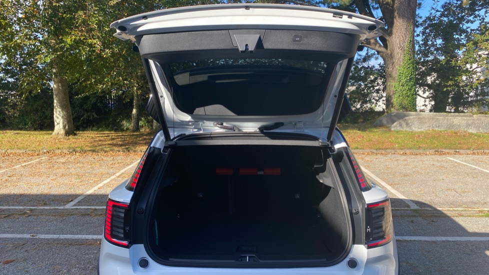 Volvo EX30 200kW P5 Long Range Plus Black Ed 69kWh 5dr Auto Electric Estate - Image 13