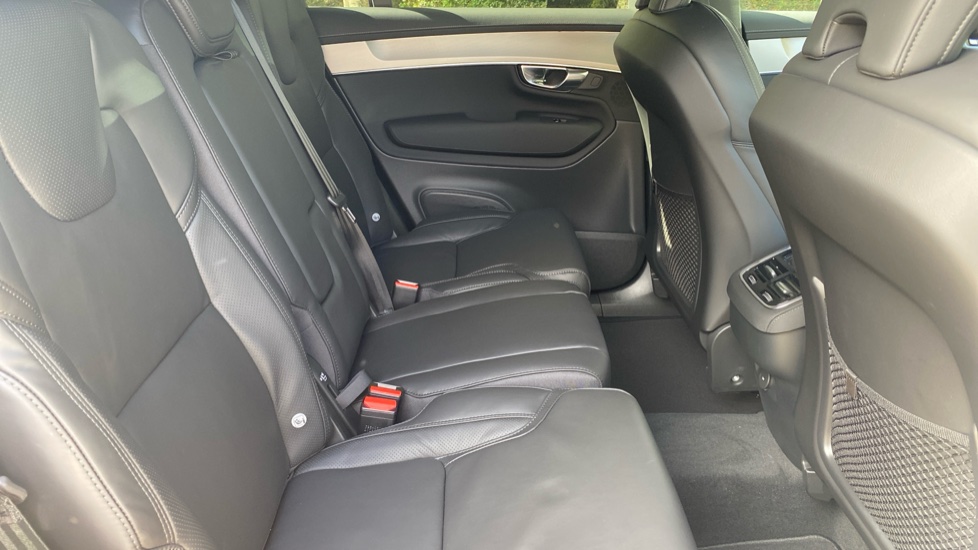 Volvo XC90 2.0 B5P Plus Black Edition 5dr AWD Geartronic Petrol Estate - Image 6