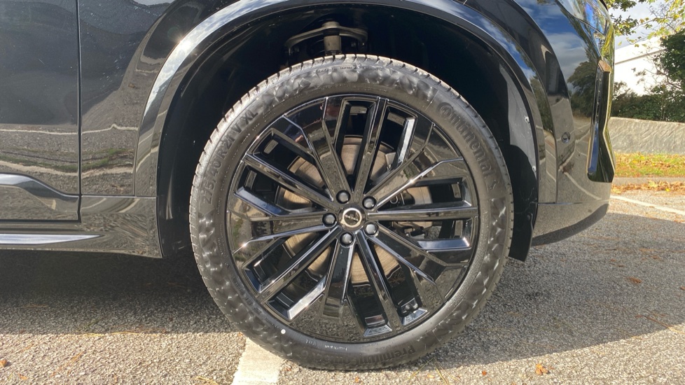 Volvo XC90 2.0 B5P Plus Black Edition 5dr AWD Geartronic Petrol Estate - Image 9