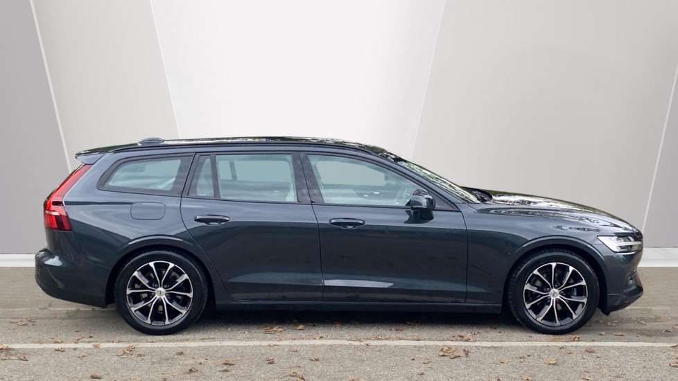 Volvo V60 2.0 D3 Momentum Pro 5dr Auto Diesel Estate - Image 3