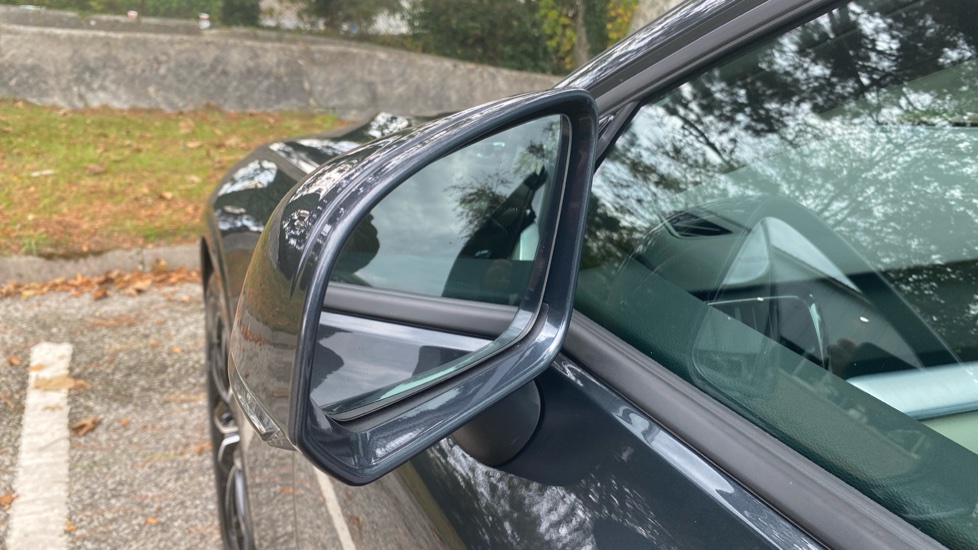 Volvo V60 2.0 D3 Momentum Pro 5dr Auto Diesel Estate - Image 32
