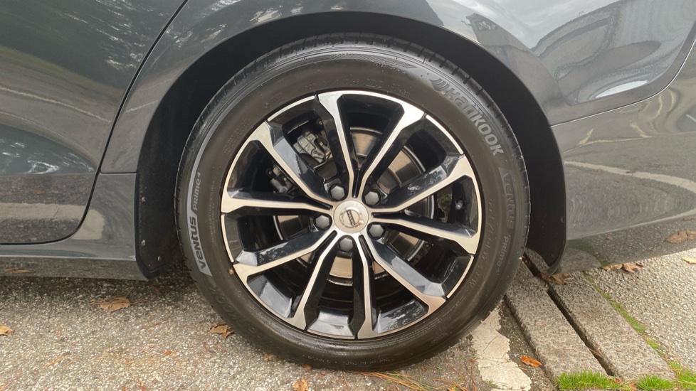 Volvo V60 2.0 D3 Momentum Pro 5dr Auto Diesel Estate - Image 44