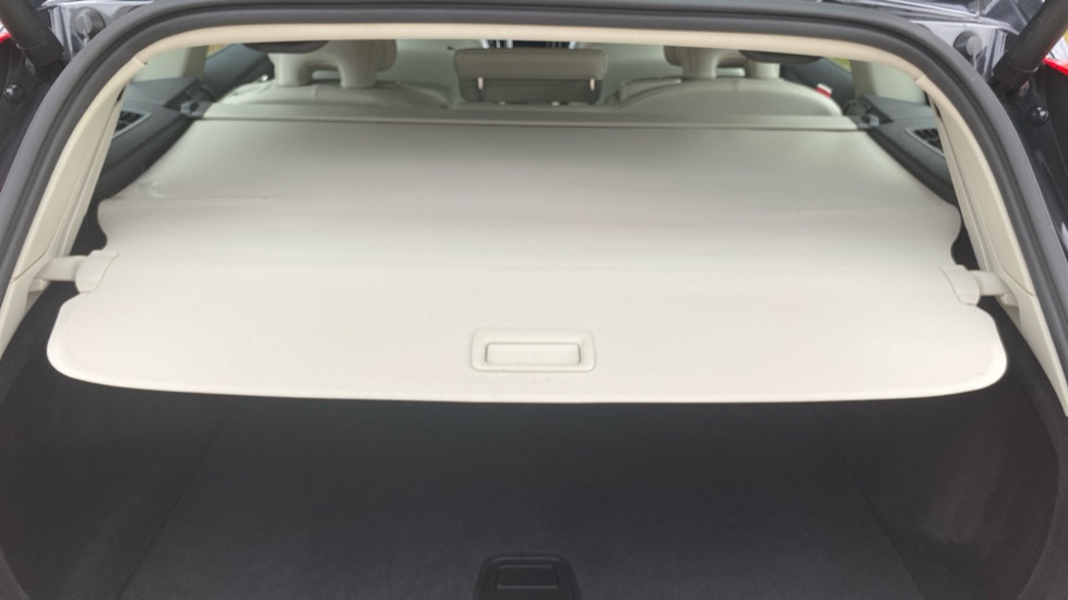 Volvo V60 2.0 D3 Momentum Pro 5dr Auto Diesel Estate - Image 51