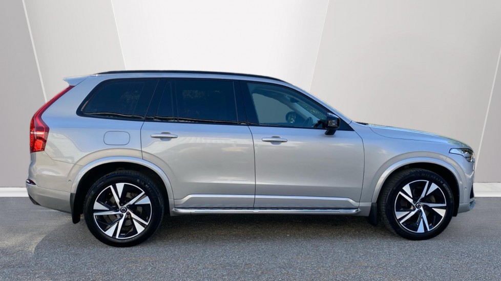 Volvo XC90 2.0 B5D [235] Plus Dark 5dr AWD Geartronic Diesel Estate - Image 3