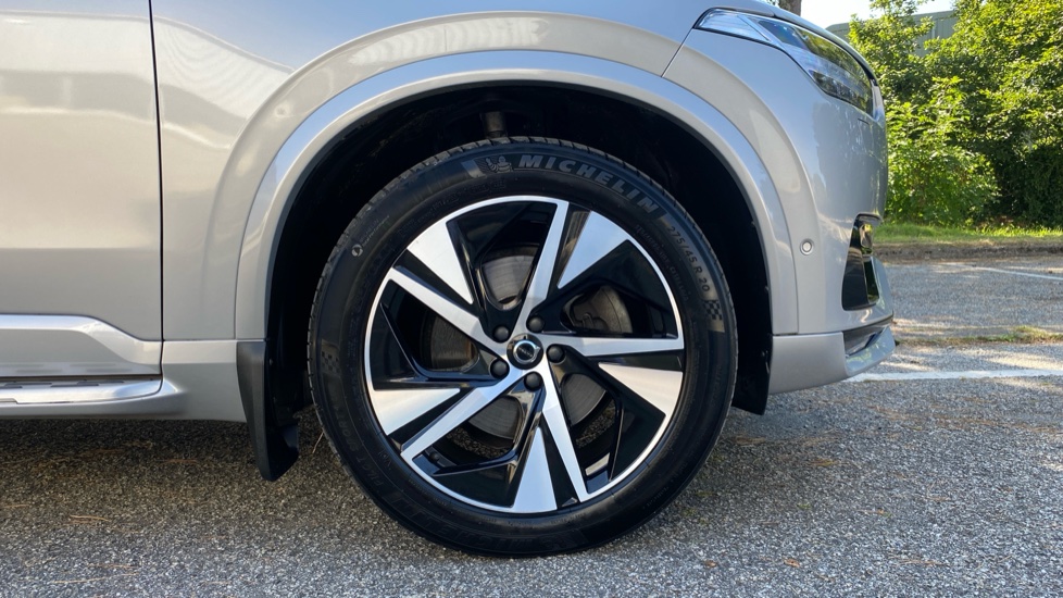 Volvo XC90 2.0 B5D [235] Plus Dark 5dr AWD Geartronic Diesel Estate - Image 9