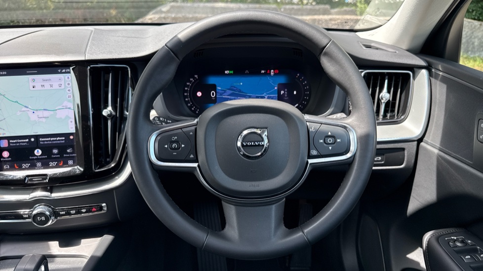 Volvo XC60 2.0 B5P Core 5dr AWD Geartronic Petrol Estate - Image 10