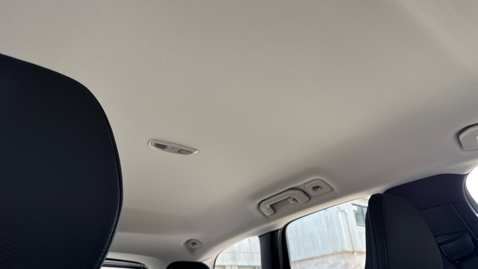 Volvo XC60 2.0 B5P Core 5dr AWD Geartronic Petrol Estate - Image 31