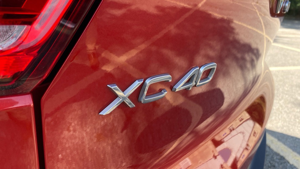 Volvo XC40 2.0 B3P Plus Dark 5dr Auto Petrol Estate - Image 37